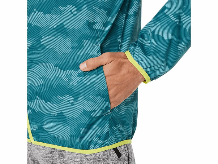 jaqueta packable masculina 462T1893 Estampa Misty Pine/Sour Yuzu Asics