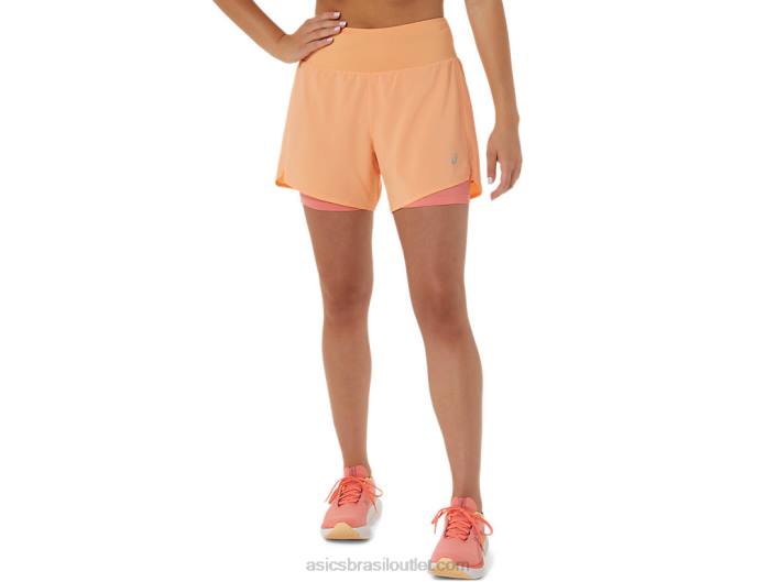 estrada feminina 2-n-1 5.5in short 462T2564 duna de verão/mamão Asics